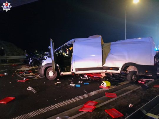 Lubelskie. Karambol na S19. 18 pojazdów, 12 osób poszkodowanych, 9 trafiło do szpitala [GALERIA ZDJĘĆ]