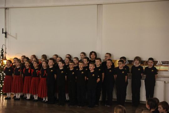 Tomaszów Lubelski: Zespół "Roztocze" podzielił się opłatkiem [ZDJĘCIA]