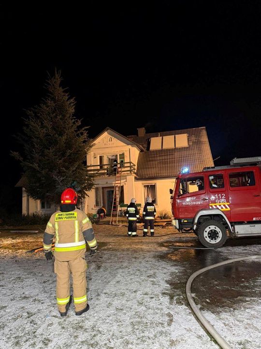 Dramat w święta. Wybuch gazu i pożar w domu w Zarzeczu [ZDJĘCIA]