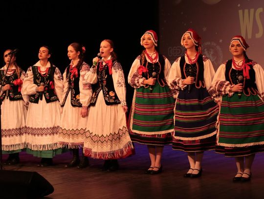 Tak Hrubieszów świętował z ZPiTZH. Koncert pełen kolęd, tańca i wzruszeń [ZDJĘCIA]