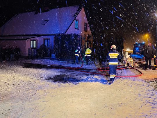 Mokrelipie: Od fajerwerków zapaliły się tuje przy domu!  [ZDJĘCIA]