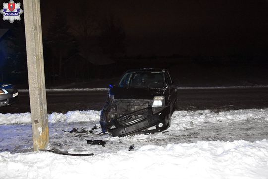 Stary Zamość: 20-latka z gm. Werbkowice wjechała w słup energetyczny Stary Zamość: 20-latka z gm. Werbkowice wjechała w słup energetyczny