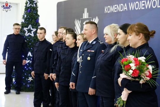 109 nowych policjantów. Będą pracować m.in. w Zamościu, Tomaszowie i Hrubieszowie [ZDJĘCIA]