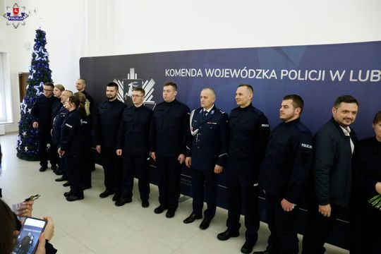 109 nowych policjantów. Będą pracować m.in. w Zamościu, Tomaszowie i Hrubieszowie [ZDJĘCIA]