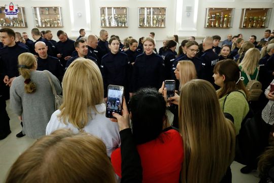 109 nowych policjantów. Będą pracować m.in. w Zamościu, Tomaszowie i Hrubieszowie [ZDJĘCIA]