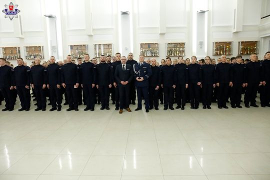 109 nowych policjantów. Będą pracować m.in. w Zamościu, Tomaszowie i Hrubieszowie [ZDJĘCIA]