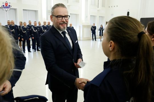 109 nowych policjantów. Będą pracować m.in. w Zamościu, Tomaszowie i Hrubieszowie [ZDJĘCIA]