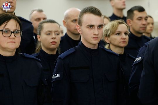 109 nowych policjantów. Będą pracować m.in. w Zamościu, Tomaszowie i Hrubieszowie [ZDJĘCIA]