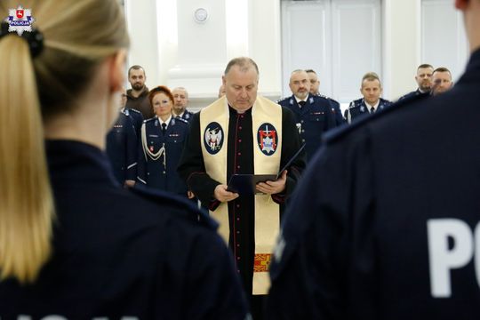 109 nowych policjantów. Będą pracować m.in. w Zamościu, Tomaszowie i Hrubieszowie [ZDJĘCIA]