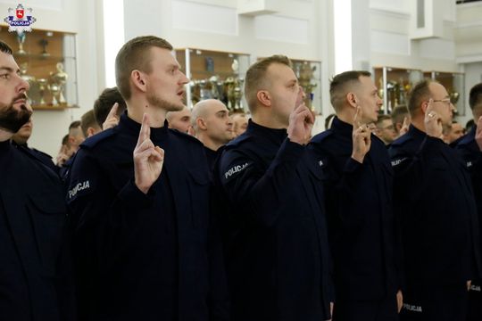 109 nowych policjantów. Będą pracować m.in. w Zamościu, Tomaszowie i Hrubieszowie [ZDJĘCIA]