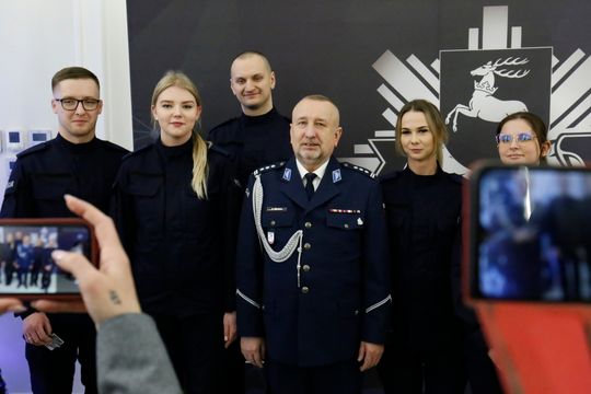 109 nowych policjantów. Będą pracować m.in. w Zamościu, Tomaszowie i Hrubieszowie [ZDJĘCIA]