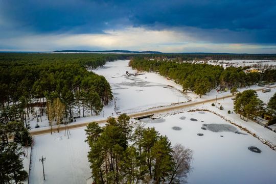 Poznajesz to miejsce na Roztoczu? Latem są tu tłumy, zimą wygląda spektakularnie [ZDJĘCIA]