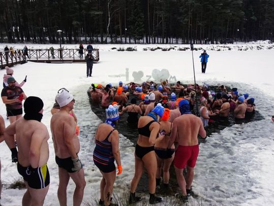 Jacnia: Morsowanie zaliczone. Oni na zimno nie narzekają [GALERIA ZDJĘĆ]