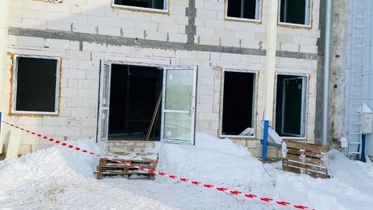 Ewakuacja pracowników w Lipinie. Groźny wyciek gazu w biurowcu [ZDJĘCIA]