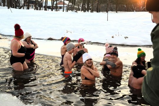 Morsy spod Młyna morsowali dla WOŚP [ZDJĘCIA]