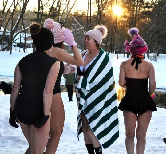 Morsy spod Młyna morsowali dla WOŚP [ZDJĘCIA]