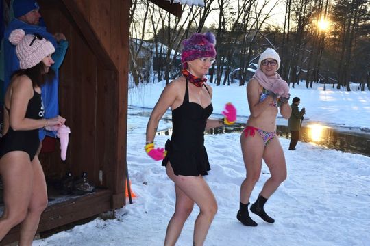 Morsy spod Młyna morsowali dla WOŚP [ZDJĘCIA]