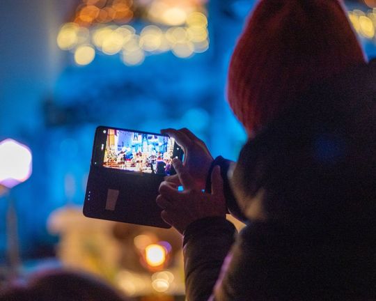 Tomaszów Lubelski: Wojtek Cugowski z żoną śpiewali kolędy w kościele [ZDJĘCIA]