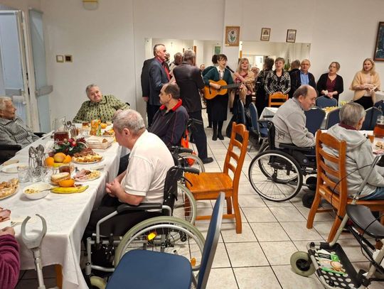 Spotkanie opłatkowe w DPS w Tyszowcach zorganizowane przez Stowarzyszenie "Samarytanin" [ZDJĘCIA]