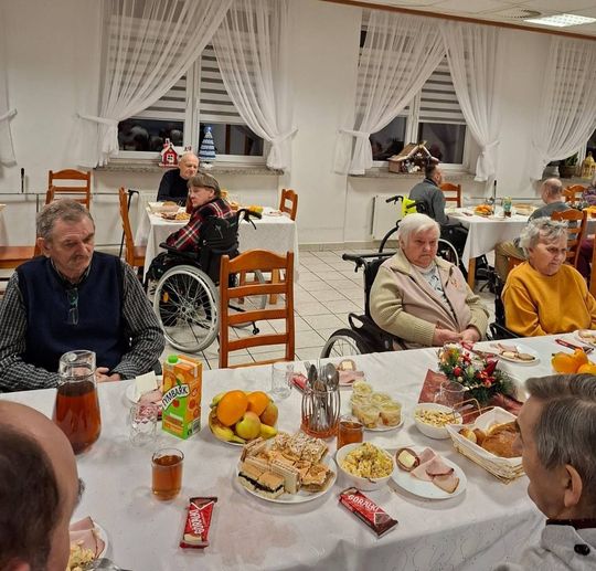 Spotkanie opłatkowe w DPS w Tyszowcach zorganizowane przez Stowarzyszenie "Samarytanin" [ZDJĘCIA]