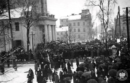 Zdjęcia z pogrzebu Dzieci Zamojszczyzny