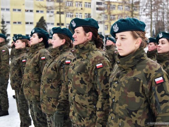 Zamość: Ochotnicy Dobrowolnej Zasadniczej Służby Wojskowej odebrali broń [ZDJĘCIA]