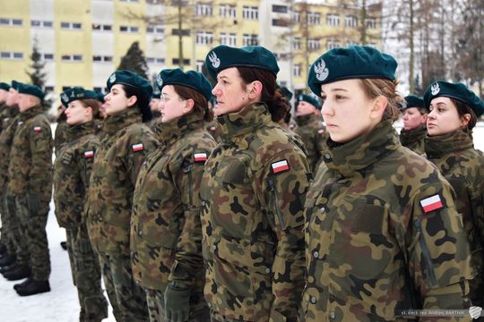 Zamość: Ochotnicy Dobrowolnej Zasadniczej Służby Wojskowej odebrali broń [ZDJĘCIA]