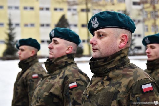 Zamość: Ochotnicy Dobrowolnej Zasadniczej Służby Wojskowej odebrali broń [ZDJĘCIA]