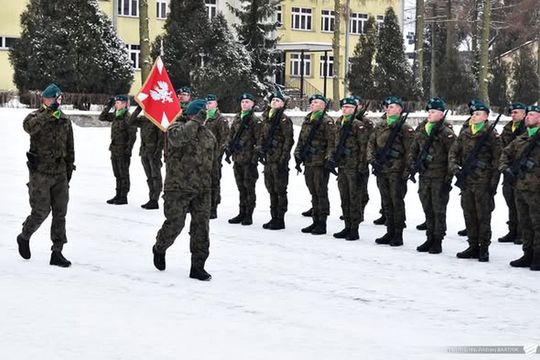 Zamość: Ochotnicy Dobrowolnej Zasadniczej Służby Wojskowej odebrali broń [ZDJĘCIA]