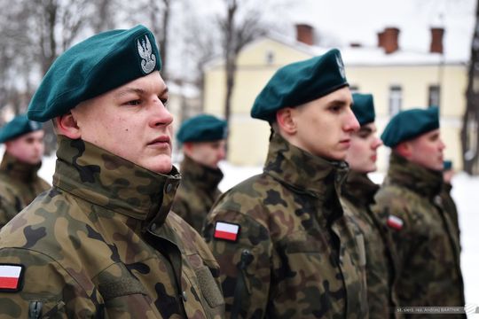 Zamość: Ochotnicy Dobrowolnej Zasadniczej Służby Wojskowej odebrali broń [ZDJĘCIA]