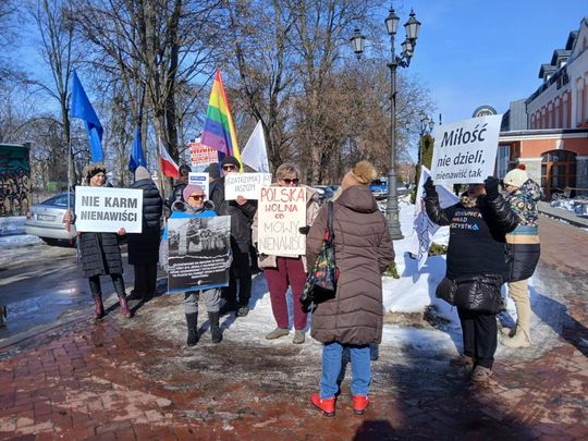 Pikieta "Stop nienawiści" w Zamościu - galeria zdjęć