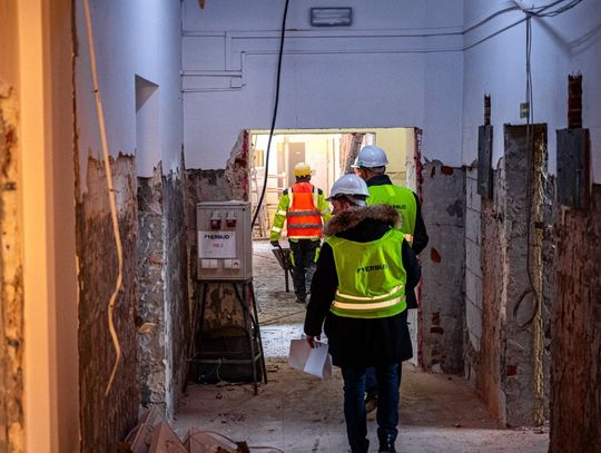 Tomaszów Lub.: Zaczęła się przebudowa starej części szpitala powiatowego [ZDJĘCIA]