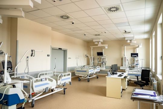 Co za zmiana! Tak wyglądają nowe pomieszczenia w szpitalu w Tomaszowie Lub. [ZDJĘCIA]