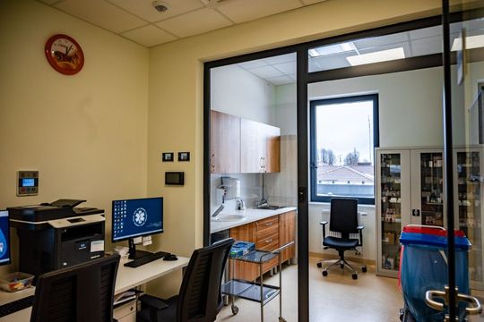 Co za zmiana! Tak wyglądają nowe pomieszczenia w szpitalu w Tomaszowie Lub. [ZDJĘCIA]