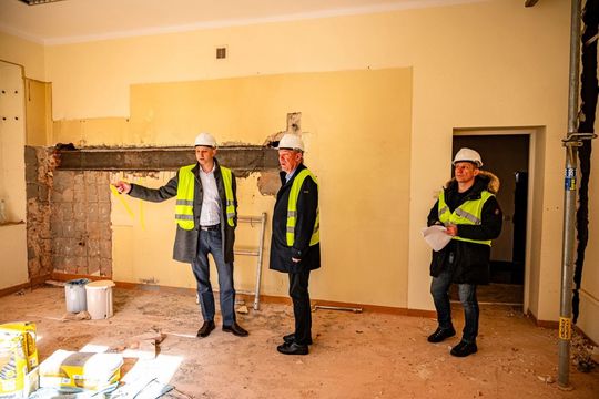 Tomaszów Lub.: Zaczęła się przebudowa starej części szpitala powiatowego [ZDJĘCIA]