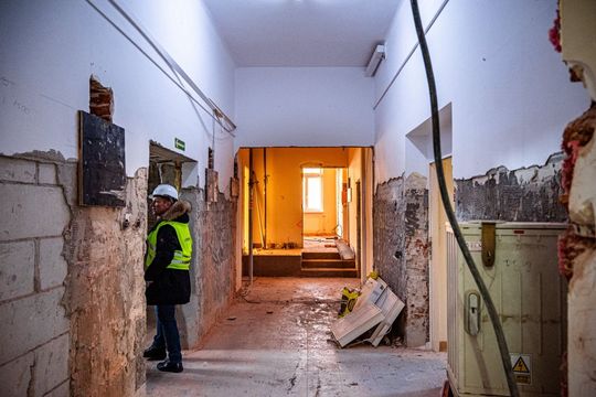 Tomaszów Lub.: Zaczęła się przebudowa starej części szpitala powiatowego [ZDJĘCIA]