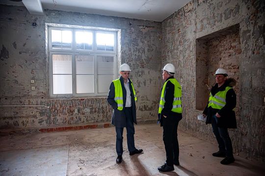 Tomaszów Lub.: Zaczęła się przebudowa starej części szpitala powiatowego [ZDJĘCIA]