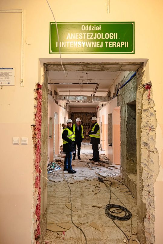 Tomaszów Lub.: Zaczęła się przebudowa starej części szpitala powiatowego [ZDJĘCIA]