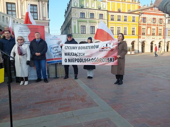 Konferencja przeciwko Róży Luksemburg na Rynku Wielkim w Zamościu - zdjęcia