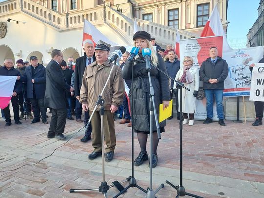 Konferencja przeciwko Róży Luksemburg na Rynku Wielkim w Zamościu - zdjęcia