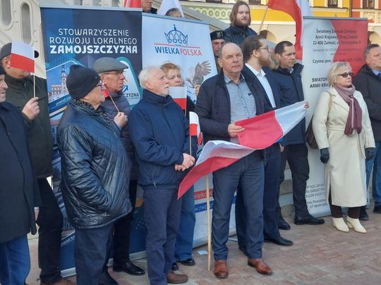 Konferencja przeciwko Róży Luksemburg na Rynku Wielkim w Zamościu - zdjęcia