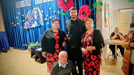 „Chwile wytchnienia na wysokim obcasie”, czyli Gminny Dzień Kobiet w Łaszczowie [ZDJĘCIA]