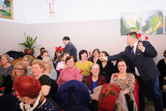 „Chwile wytchnienia na wysokim obcasie”, czyli Gminny Dzień Kobiet w Łaszczowie [ZDJĘCIA]