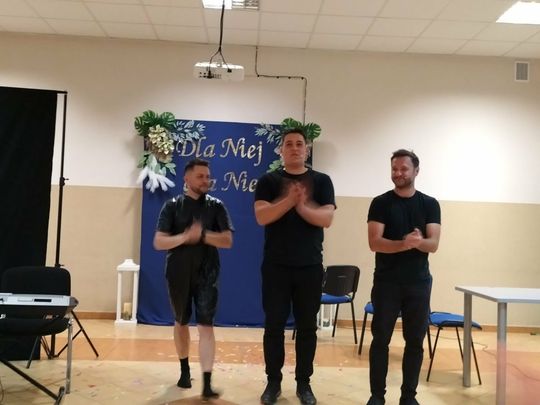 Rachanie: Dzień Kobiet i Mężczyzn świętowano z kabaretem Spoco Loco [ZDJĘCIA]