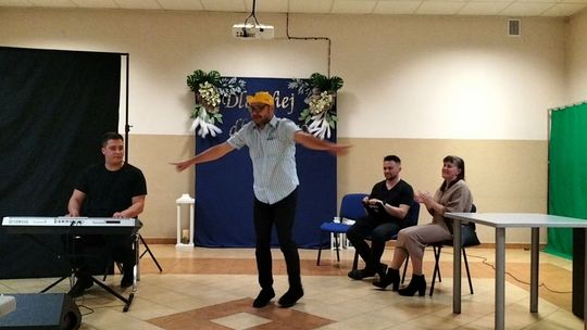 Rachanie: Dzień Kobiet i Mężczyzn świętowano z kabaretem Spoco Loco [ZDJĘCIA]