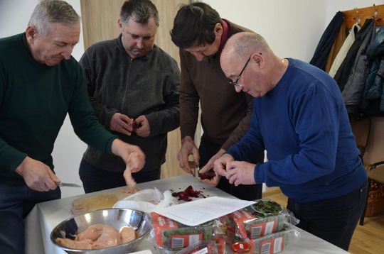 W Telatynie świętowali Dzień Mężczyzn przy garnkach i patelniach [ZDJĘCIA]