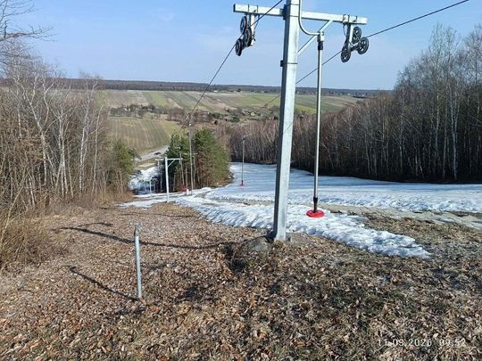 Uczniowie Mechanika i członkowie ZamToP-u ratują cenne murawy na Białej Górze [ZDJĘCIA]