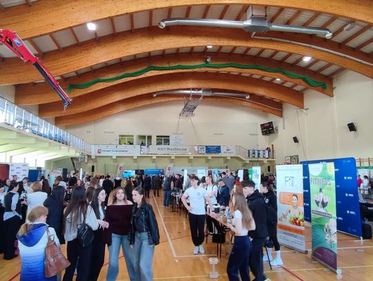 Tomaszów Lubelski: Rozpoczęły się Tomaszowskie Targi Pracy [ZDJĘCIA]