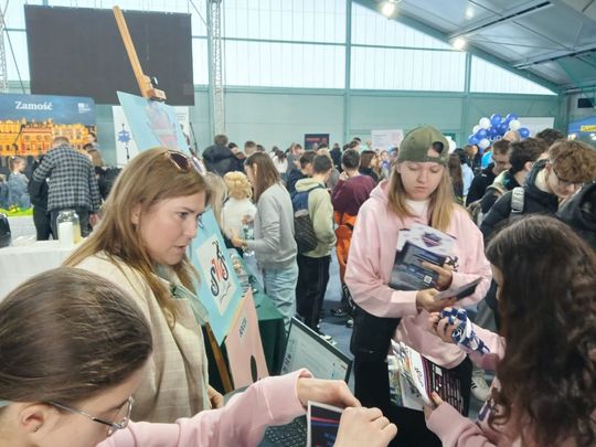 Zamość: Szkoły prezentują swoje oferty. To największe targi edukacyjne [ZDJĘCIA]