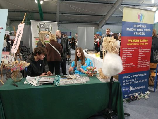 Zamość: Szkoły prezentują swoje oferty. To największe targi edukacyjne [ZDJĘCIA]